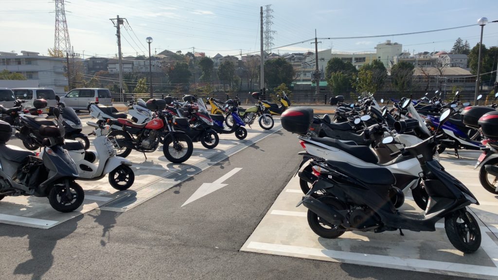 バイク駐輪場